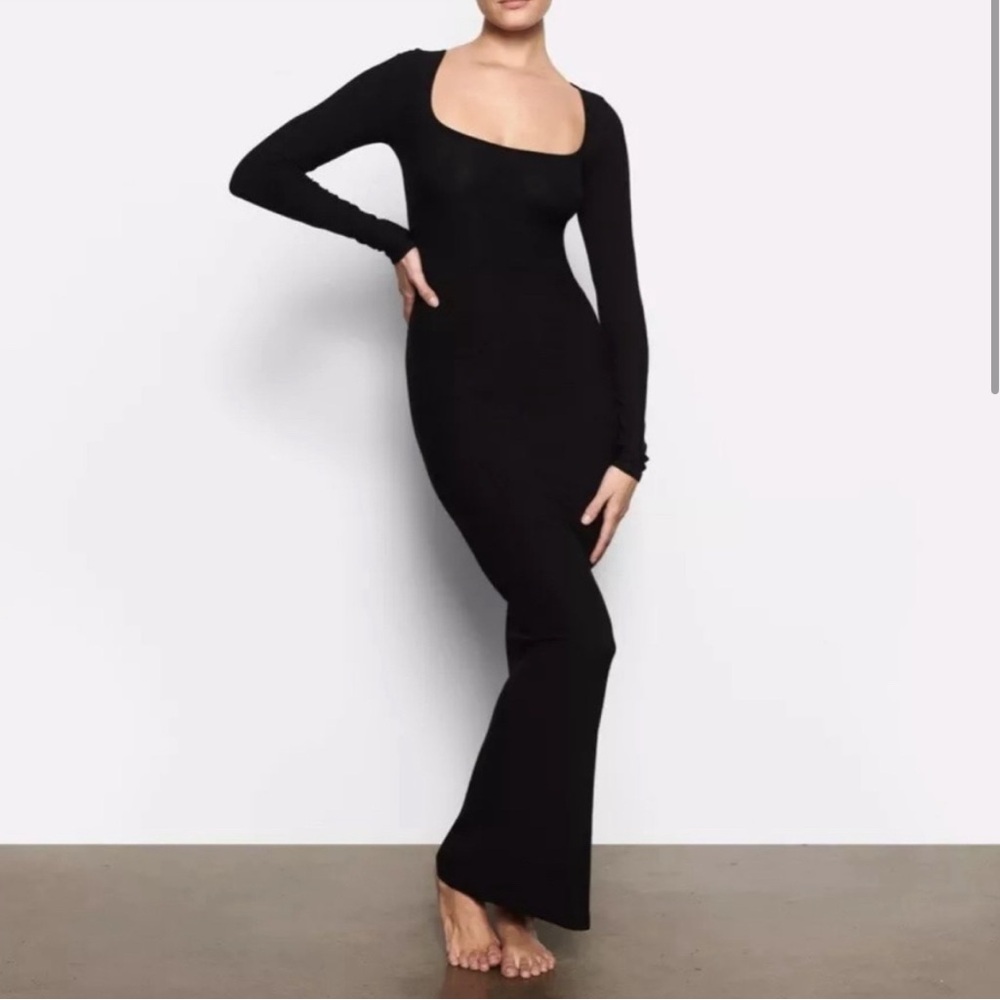 Skims long sleeve ribbed maxi dress - size M NWOT
